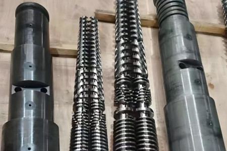 塑料擠出機(jī)機(jī)筒螺桿發(fā)貨前，廠家需要做哪些工作？